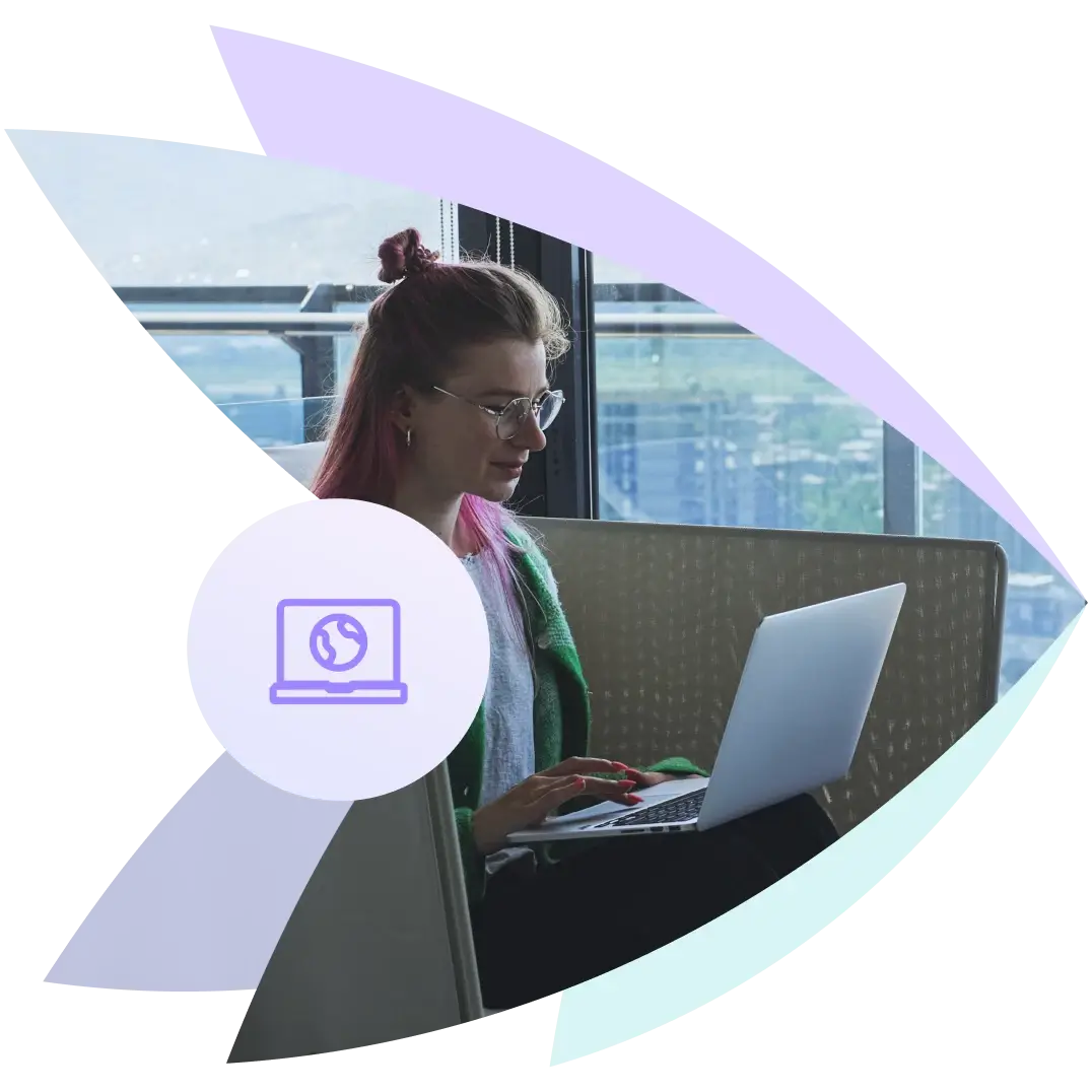 Personne envoyant des SMS en ligne